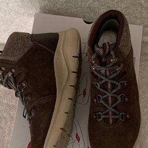 Skechers Arch Fit Boots - Extraordinary